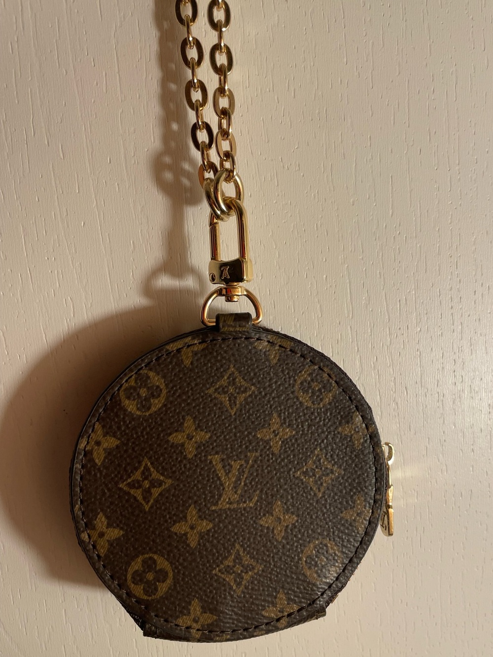 Louis Vuitton Brown Monogram Round Coin Pouch with Gold Chain - Picture 3 of 6